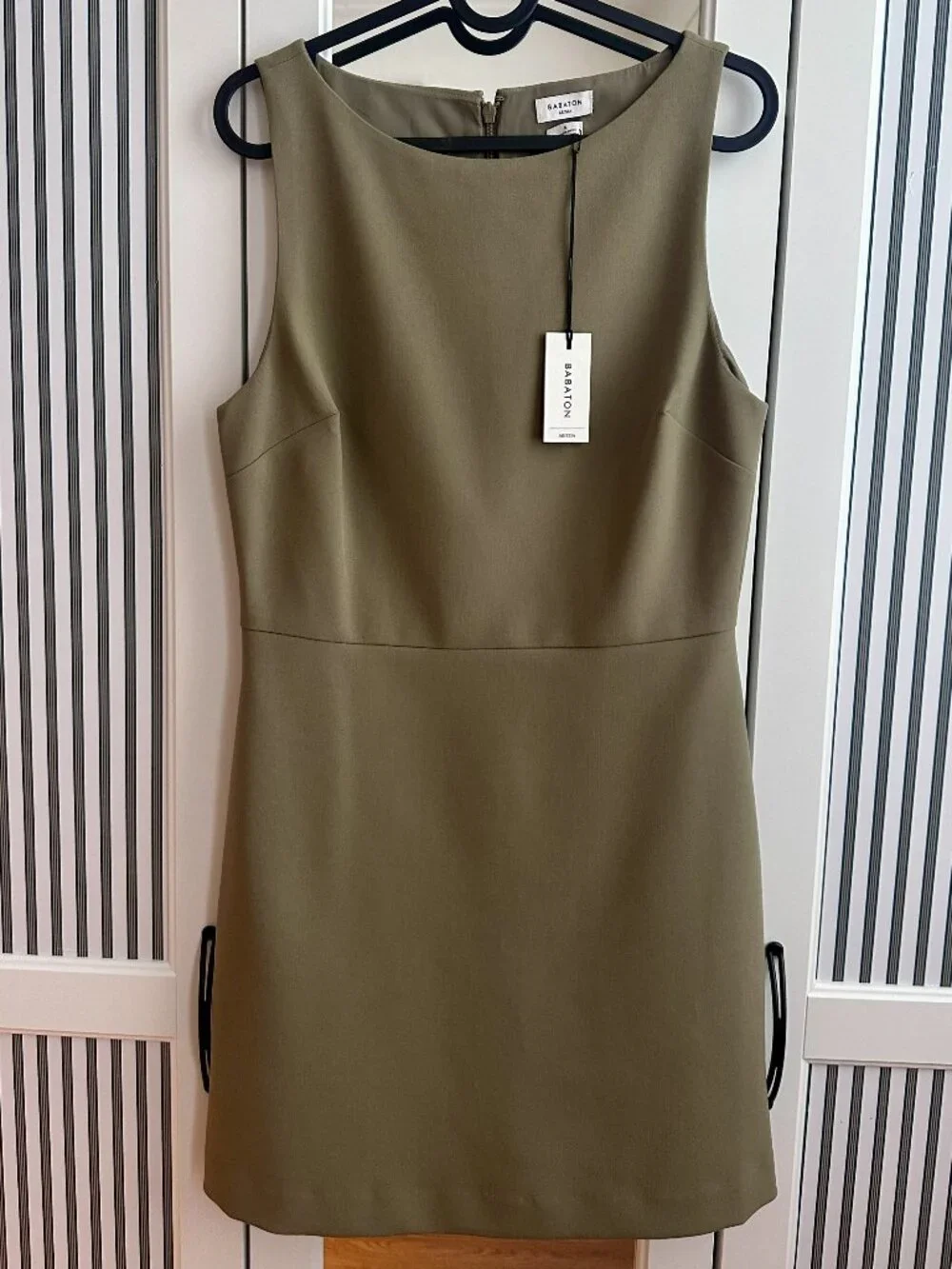 Aritzia Bond Dress Size US 6 / S in Sundried Olive